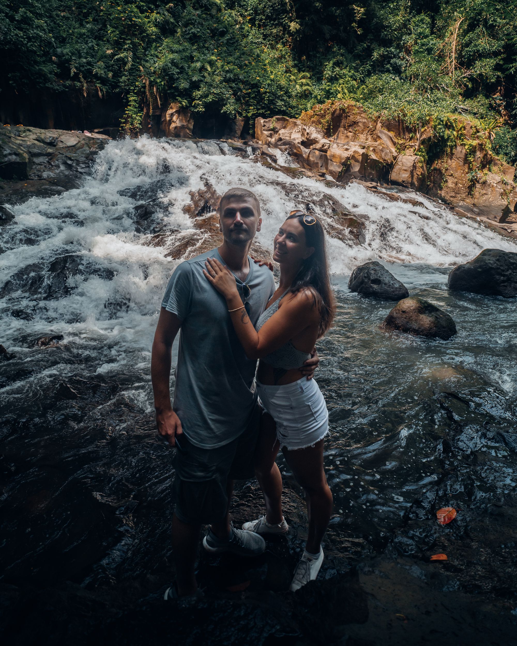 Verzaubert von der Natur: Entdecke die Magie des Goa Rang Reng Wasserfalls auf Bali