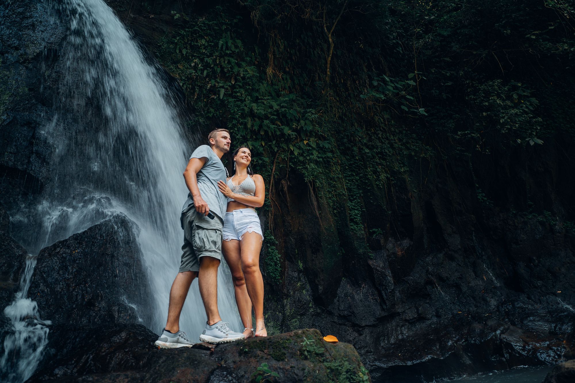 Eine Erfrischende Oase der Schönheit: der Taman Sari Wasserfall auf Bali