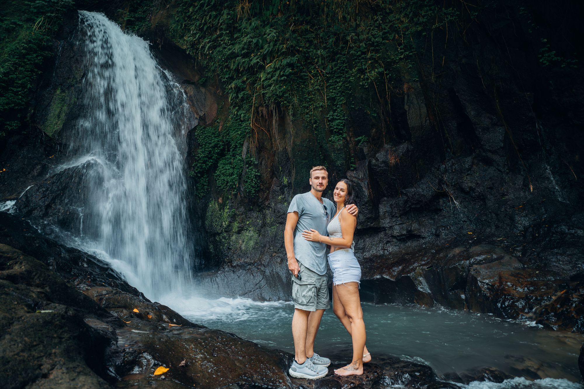 Eine Erfrischende Oase der Schönheit: der Taman Sari Wasserfall auf Bali