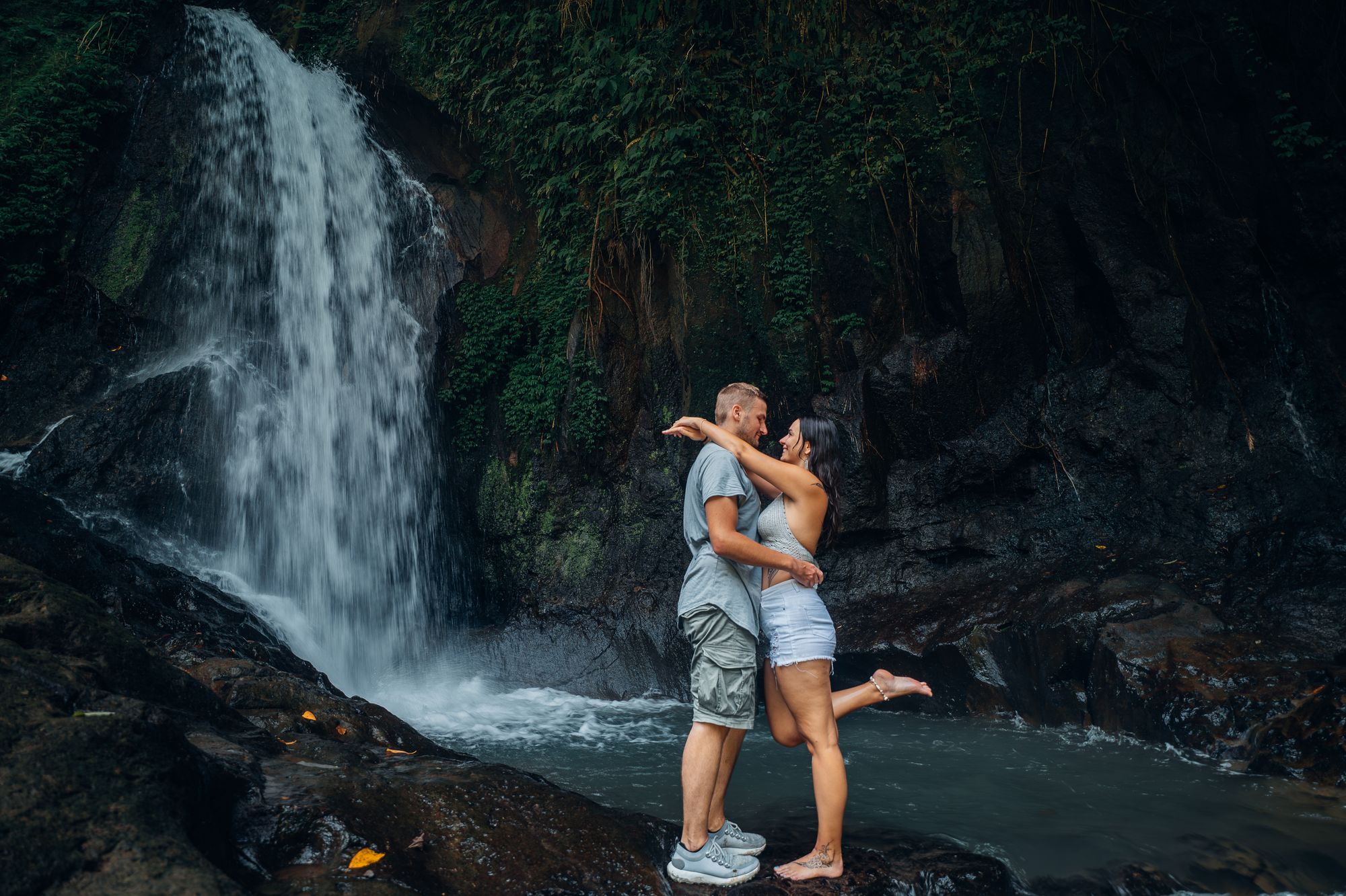 Eine Erfrischende Oase der Schönheit: der Taman Sari Wasserfall auf Bali