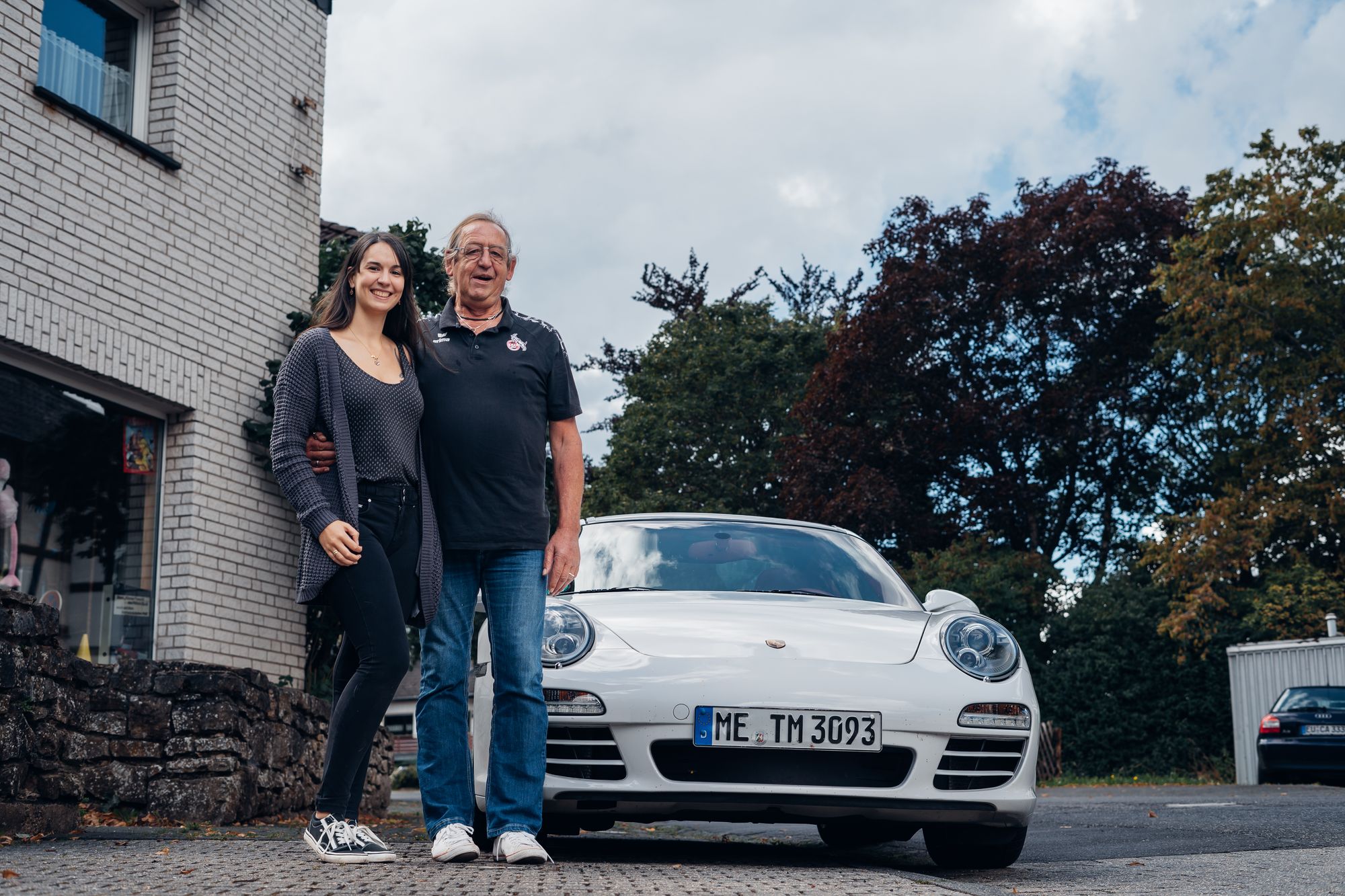 Unser Sommer in Deutschland: Zwischen Autos, Wald und Rex