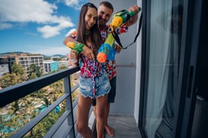 Songkran 2025: eine gigantische Wasserschlacht in ganz Thailand
